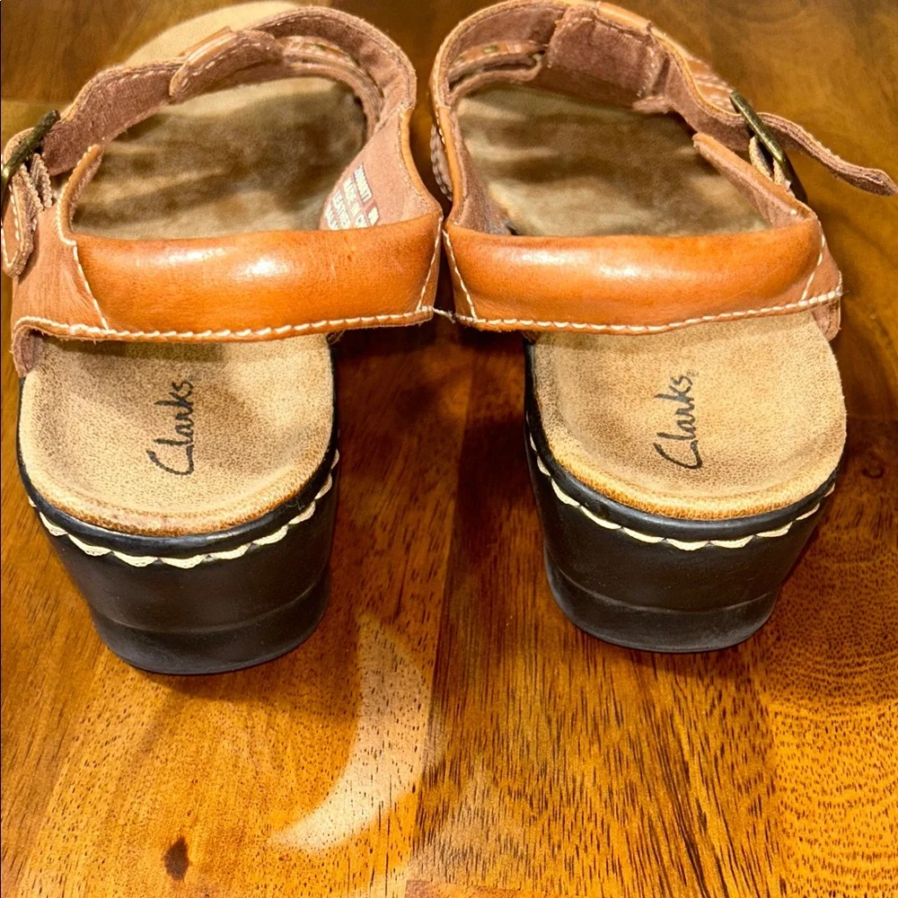 Clarks Women's Tan Leather Sandals